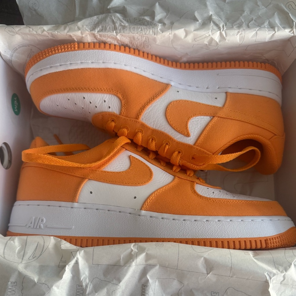 Nike Air Force 1 White/Orange Brand New Womens Size 9 DZ3638-900